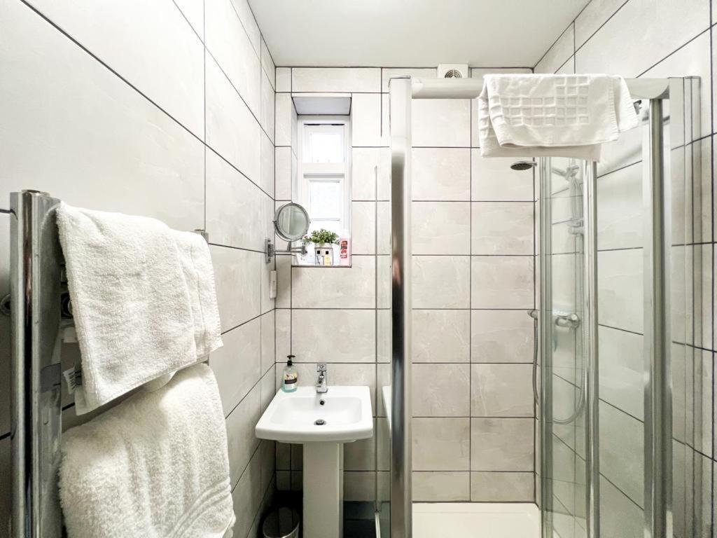 Suitely - Berkeley Apartments Cheltenham Ngoại thất bức ảnh